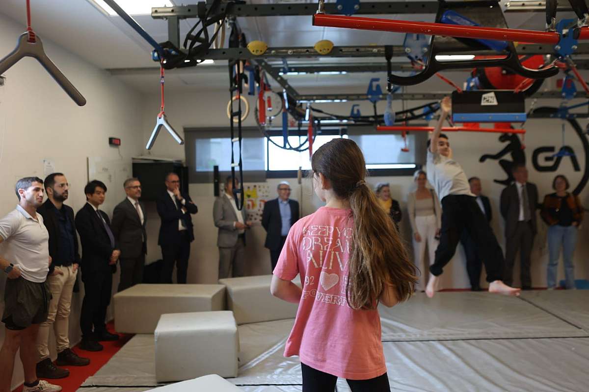 ביקור דיפלומטי במרכז הקהילתי נינא כדי להכיר מקרוב את הפעילות העירונית לקידום חוסן קהילתי בעת חירום. צילום: דוברות העירייה