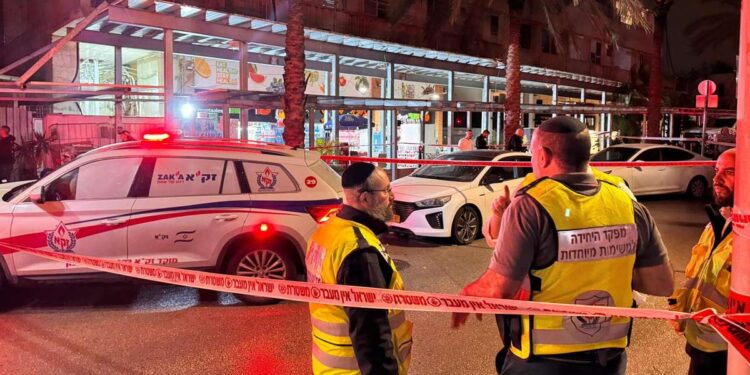 אירוע אלימות קשה בכיכר דה שליט בהרצליה. צילום: דוברות זק"א