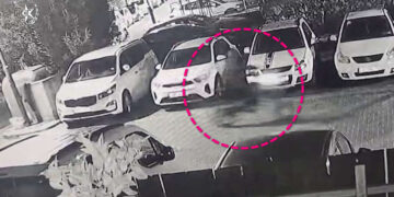 החשוד ברצח אותר כשהוא מסתתר בדירת מסתור בכפר סבא ונעצר. צילום: דוברות המשטרה