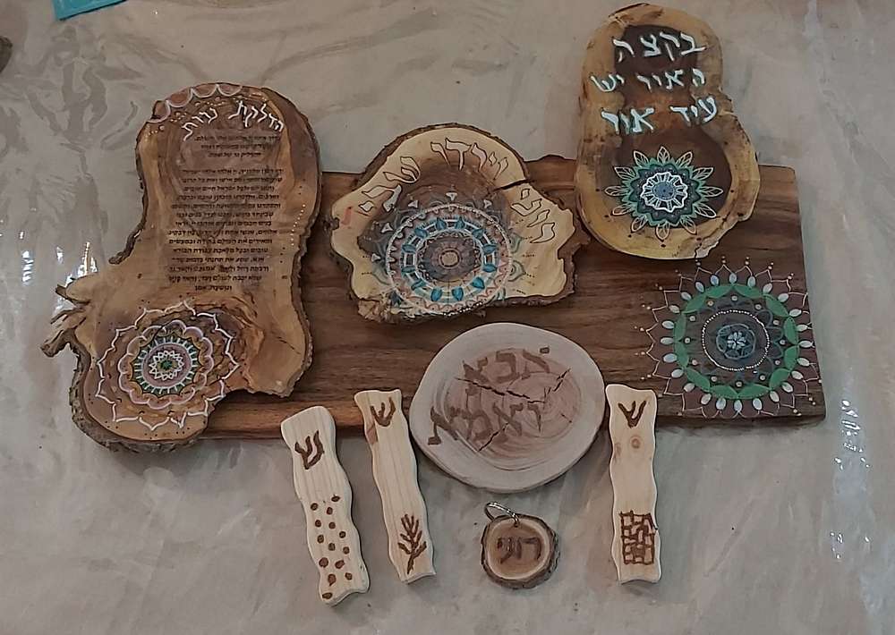 יודאייקה אומנות בעץ - הדוכן של זאב אנגל. צילום: יריד הברזלים.