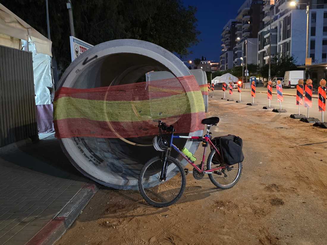 העירייה: צורך עירוני בשטחים ציבוריים ושיקום מרכז העיר. קו הביוב החדש במסגרת עבודות שדרוג התשתיות ברחוב העצמאות. צילום: מערכת האתר