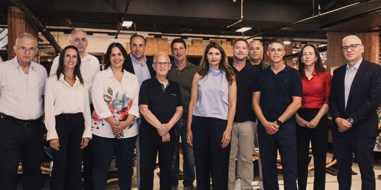 חברי הוועד המנהל של הקרן, הכולל שורה של אנשי ציבור ומנהיגים עסקיים בכירים, בהם: יעקב גלברד, דוד יערי, אמיר כדורי חייק, קארין מאייר רובינשטיין, דן אלישר, עדי אזולאי, משה ואיציק לוי. צילום: גאיה בן ברוך