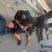 מעצר החשודים בהתפרצויות לדירות בגוש דן. צילום: דוברות המשטרה