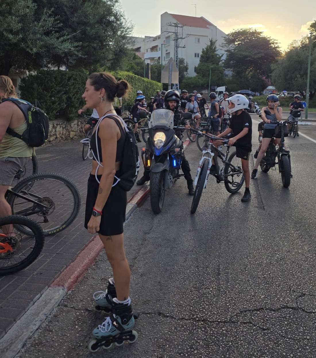 אופני עיר, אופניים חשמליים, קורקינטים ורולרבליידס: כלים גלגליים מסוגים שונים השתתפו באירוע. צילום: מערכת האתר