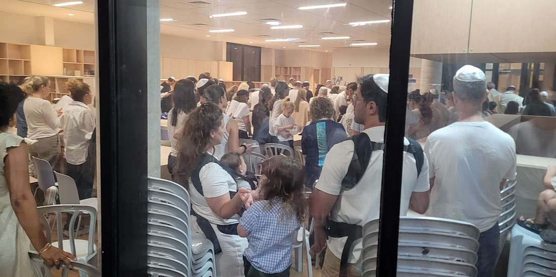 תפילות יום כיפור בשנה שעברה במוקדי תפילה שוויוניים בהרצליה. צילום: פרטי
