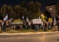 המצביעים באים בדרישה לאיזנקוט קודם כל לממש את ההבטחה שלו להחליף את נתניהו וממשלתו, ולהשתמש בכל הכלים שעומדים לרשותו.תמונה: עיבוד AI