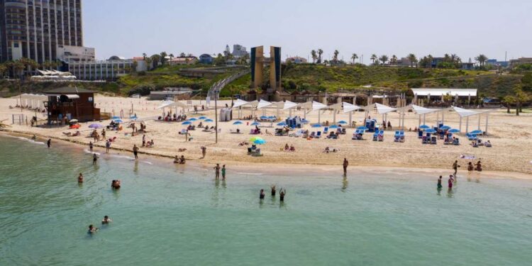 חוף אכדיה צפון בהרצליה. צילום: דוברות העירייה