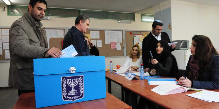 הרצליה עלתה באחוז ההצבעה אך עדיין מתחת לממוצע הארצי. צילום: DepositPhotos lucidwaters